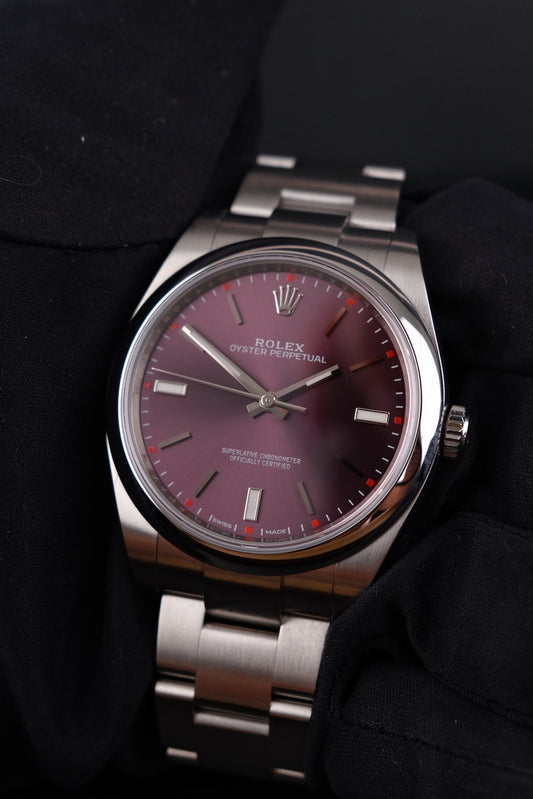 Rolex Oyster Perpetual 39 114300 - Detailansicht 1