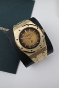 Load image into gallery viewer, Audemars Piguet Royal Oak Jumbo Ultra Thin 16202BA.OO.1240BA.02 - Detailansicht 2

