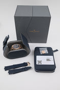 Load image into gallery viewer, Vacheron Constantin Overseas Chronograph 5520V/210R-B952 - Papiere und oder Lieferumfang
