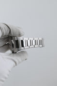 Load image into gallery viewer, Girard Perregaux Laureato 81010-11-131-11A - Detailed view 8
