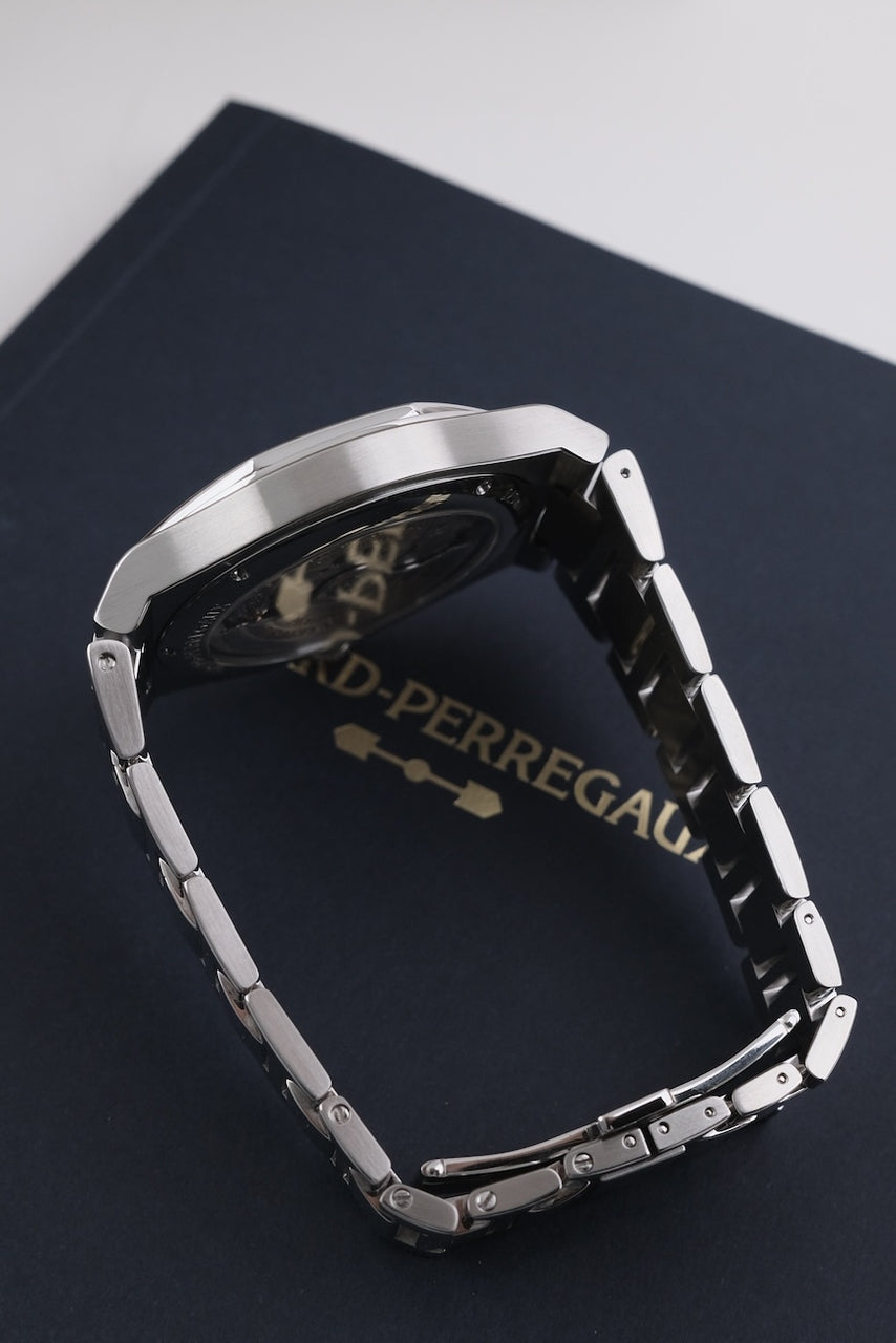 Girard Perregaux Laureato 81010-11-131-11A - Detailed view 5