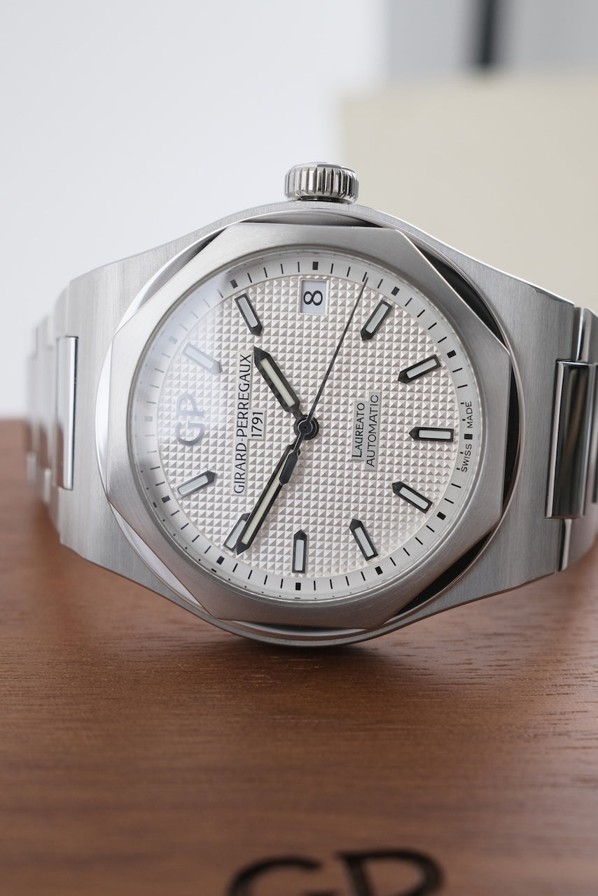 Girard Perregaux Laureato 81010-11-131-11A - Widok szczegółowy 3