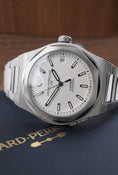 Załaduj obraz do przeglądarki galerii, Laureat Girarda Perregaux 81010-11-131-11A - miniatura
