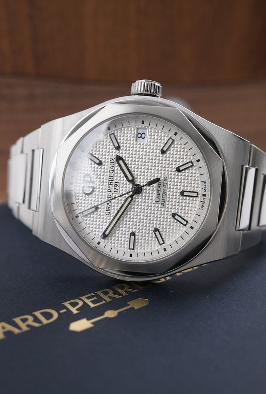 Girard Perregaux Lauréat 81010-11-131-11A - Vignette