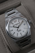 Load image into gallery viewer, Girard Perregaux Laureato 81010-11-131-11A - Thumbnail
