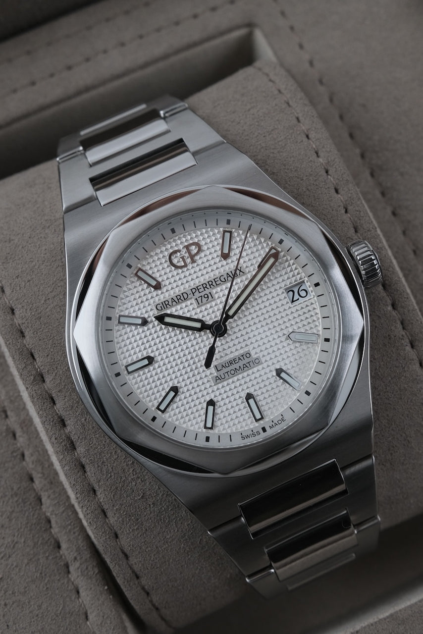 Girard Perregaux Laureato 81010-11-131-11A - Thumbnail