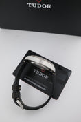 Cargue la imagen en el visor de la galería, Tudor Black Bay Fifty-Eight 79010SG - vista detallada 9
