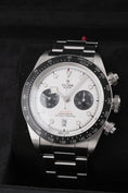 Załaduj obraz do przeglądarki galerii, Tudor Black Bay Chronograph 79360N - Detailansicht 3
