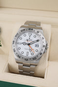 Załaduj obraz do przeglądarki galerii, Rolex Explorer II 226570 - Detailansicht 1
