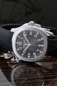 Cargue la imagen en el visor de la galería, Patek Philippe Aquanaut 5167A-001 - Vista detallada 4

