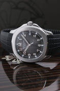 Cargue la imagen en el visor de la galería, Patek Philippe Aquanaut 5167A-001 - Miniatura
