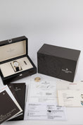 Bild in Galerie-Betrachter laden, Patek Philippe Perpetual Calendar Chronograph 5270J-001 - Papiere und oder Lieferumfang

