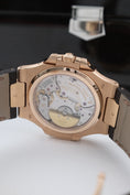 Load image into gallery viewer, Patek Philippe Nautilus 5712R-001 - Detailansicht 9
