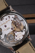 Załaduj obraz do przeglądarki galerii, Laurent Ferrier Classic Micro-Rotor 40mm FBN 229.01 - Widok szczegółowy 8
