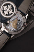 Bild in Galerie-Betrachter laden, Patek Philippe Complications 5231G-001 - Detailansicht 8
