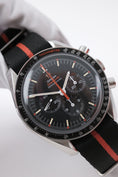 Bild in Galerie-Betrachter laden, Omega Speedmaster Professional Moonwatch 31112423001001 - Detail view 4
