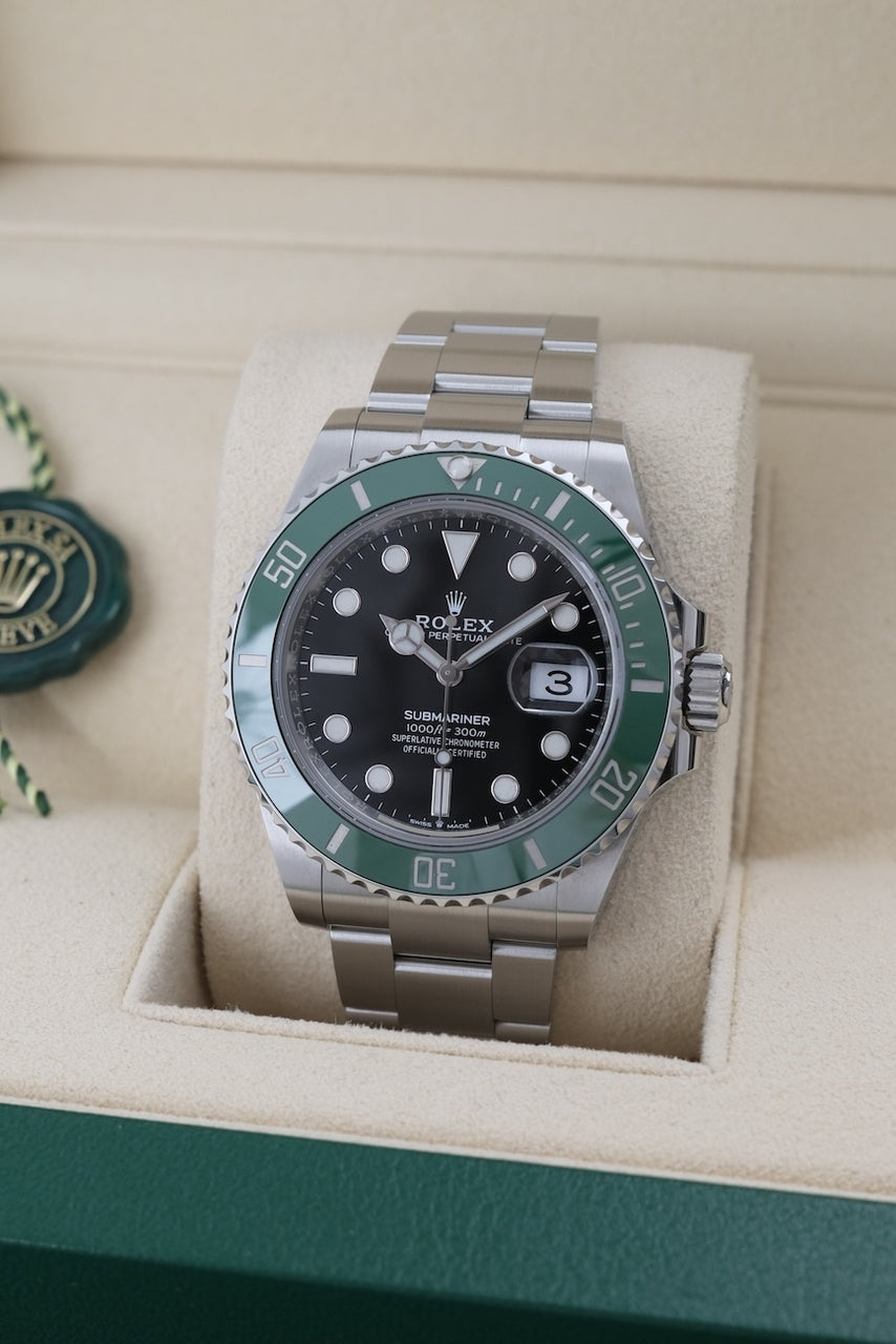 Rolex Submariner Date 126610LV - Vista dettagliata 1