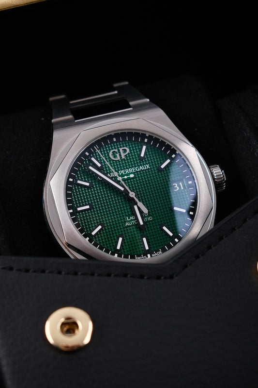 Girard Perregaux Laureato 81010-11-3153-1CM - Detail view 1