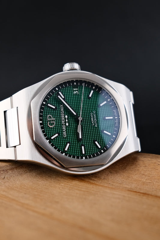 Girard Perregaux Laureato 81010-11-3153-1CM - Main product image