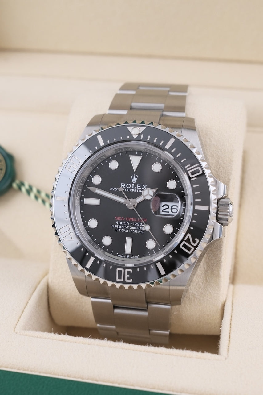 Rolex Sea-Dweller Red 126600 - Detailansicht 1