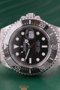 Load image into gallery viewer, Rolex Sea-Dweller Red 126600 - Detailansicht 3
