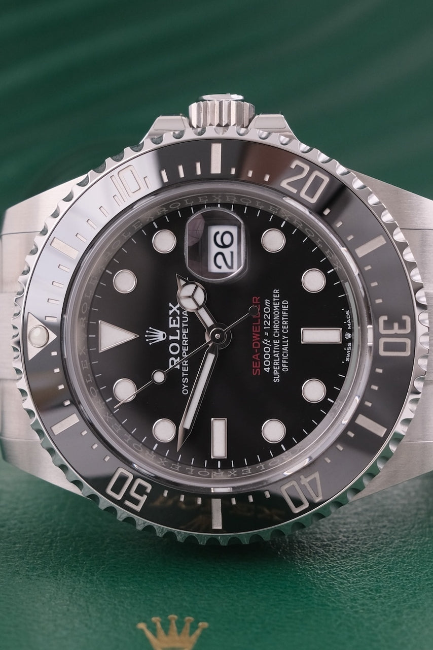 Rolex Sea-Dweller Red 126600 - Detailansicht 3