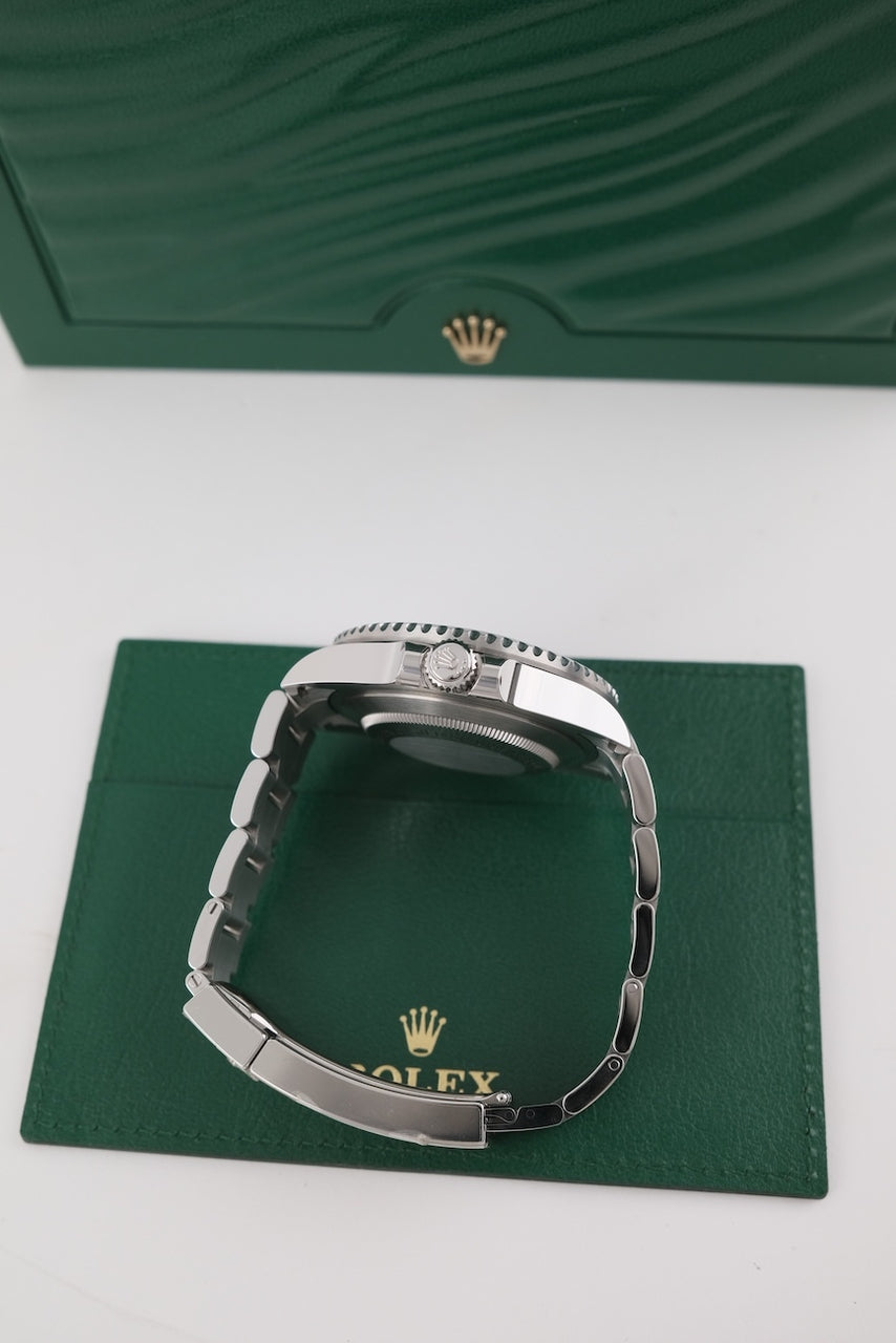 Rolex Sea-Dweller Red 126600 - Detailansicht 5