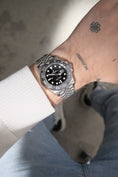 Bild in Galerie-Betrachter laden, Rolex GMT-Master II 126710GRNR - Detailansicht 11
