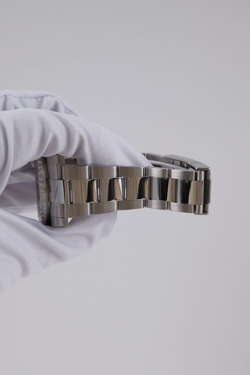 Rolex GMT-Master II 126710GRNR - Detailansicht 9