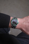 Carica l'immagine nel visualizzatore della galleria, Rolex Submariner Date Kermit 16610LV - Detail view 11
