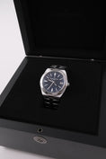 Load image into Gallery viewer, Vacheron Constantin Overseas  4500V/110A-B128 - Detailansicht 1
