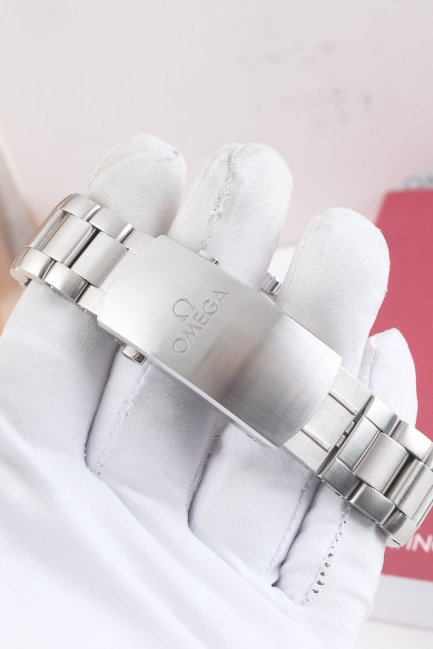 Omega Seamaster Planet Ocean 21530442103001 - Detail view 7