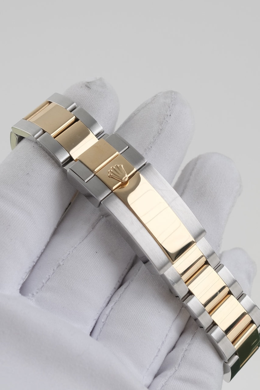 Rolex GMT-Master II 116713LN - Detail view 6