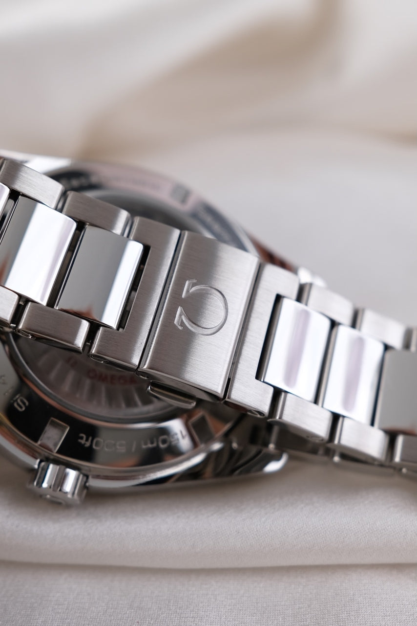 Omega Seamaster Aqua Terra GMT 23110432201001 - Detailansicht 6