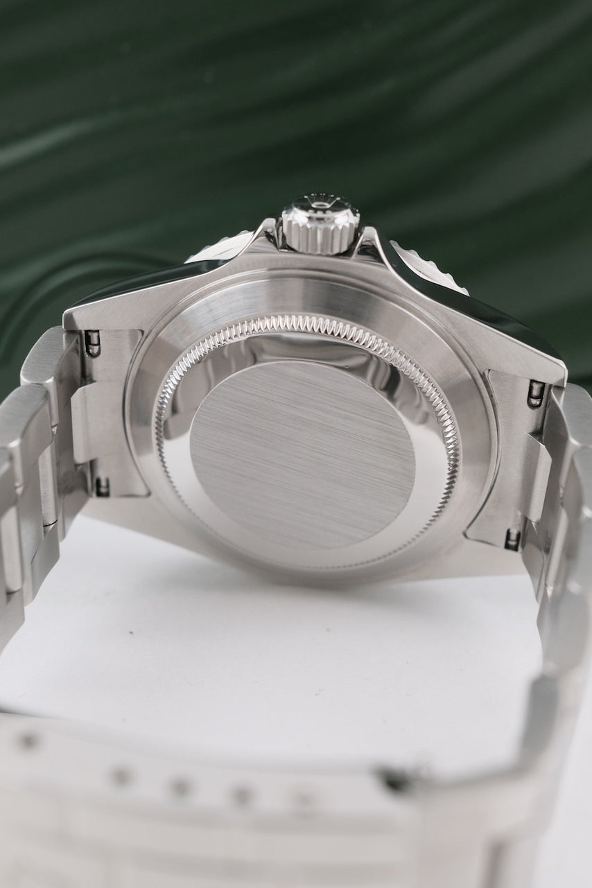 Rolex Submariner Date 16610LV - detailed view 10