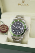 Load image into gallery viewer, Rolex Submariner Date 16610LV - detailed view 2

