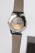 Bild in Galerie-Betrachter laden, Patek Philippe Calatrava  5226G-001 - Detailansicht 6

