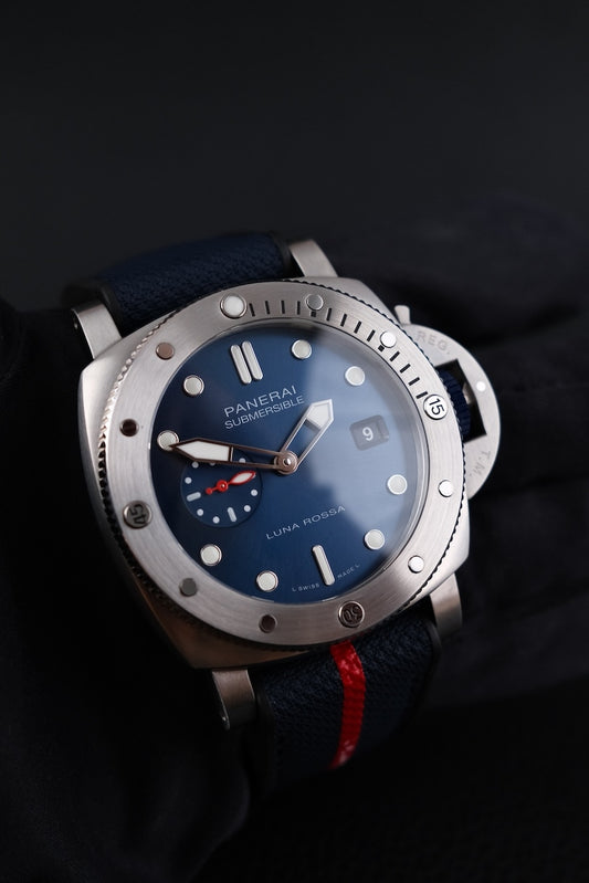 Panerai Submersible QuarantaQuattro Luna Rossa PAM01391 - Detailansicht 1