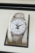 Bild in Galerie-Betrachter laden, Patek Philippe Annual Calendar 5396G-011 - Detailansicht 1
