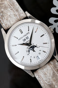 Bild in Galerie-Betrachter laden, Patek Philippe Annual Calendar 5396G-011 - Thumbnail
