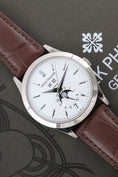 Bild in Galerie-Betrachter laden, Patek Philippe Annual Calendar 5396G-011 - Thumbnail
