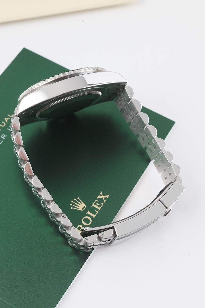 Rolex GMT-Master II 126710BLNR - Detailansicht 5