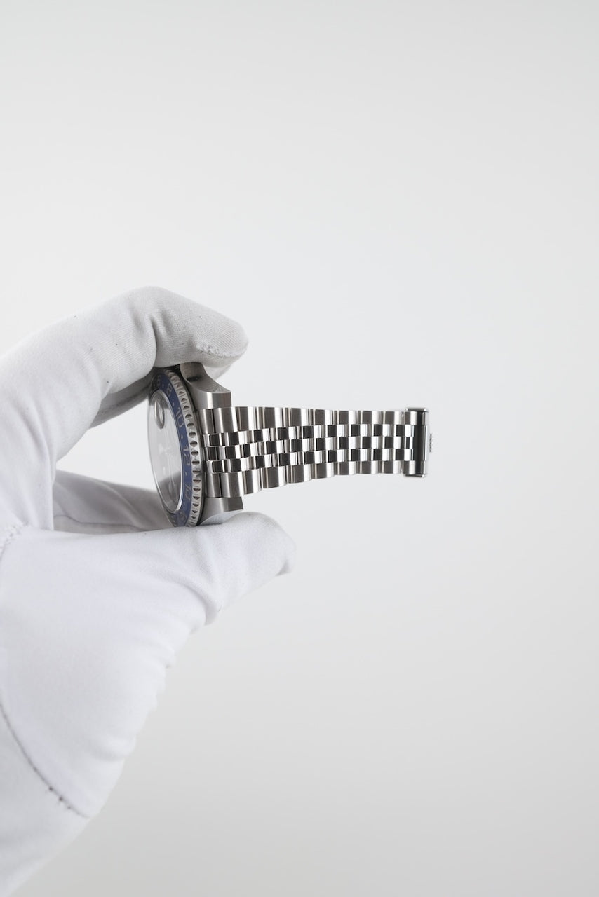 Rolex GMT-Master II 126710BLNR - Detailansicht 6