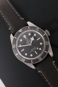 Carica l'immagine nel visualizzatore della galleria, Tudor Black Bay Fifty-Eight 79010SG - Vista dettagliata 4
