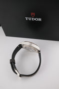 Carica l'immagine nel visualizzatore della galleria, Tudor Black Bay Fifty-Eight 79010SG - Vista dettagliata 7
