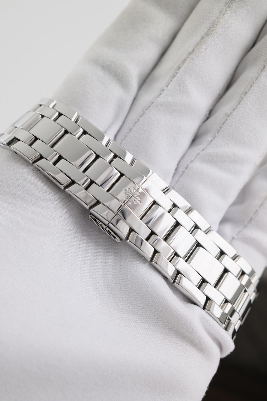 Patek Philippe Annual Calendar 4947 - Detailansicht 6