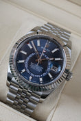 Load image into gallery viewer, Rolex Sky-Dweller 326934 - detailed view 4
