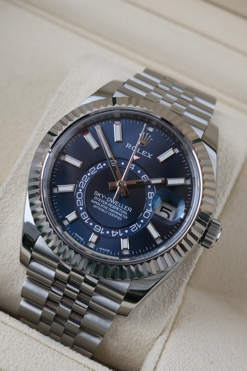 Rolex Sky-Dweller 326934 - detailed view 4