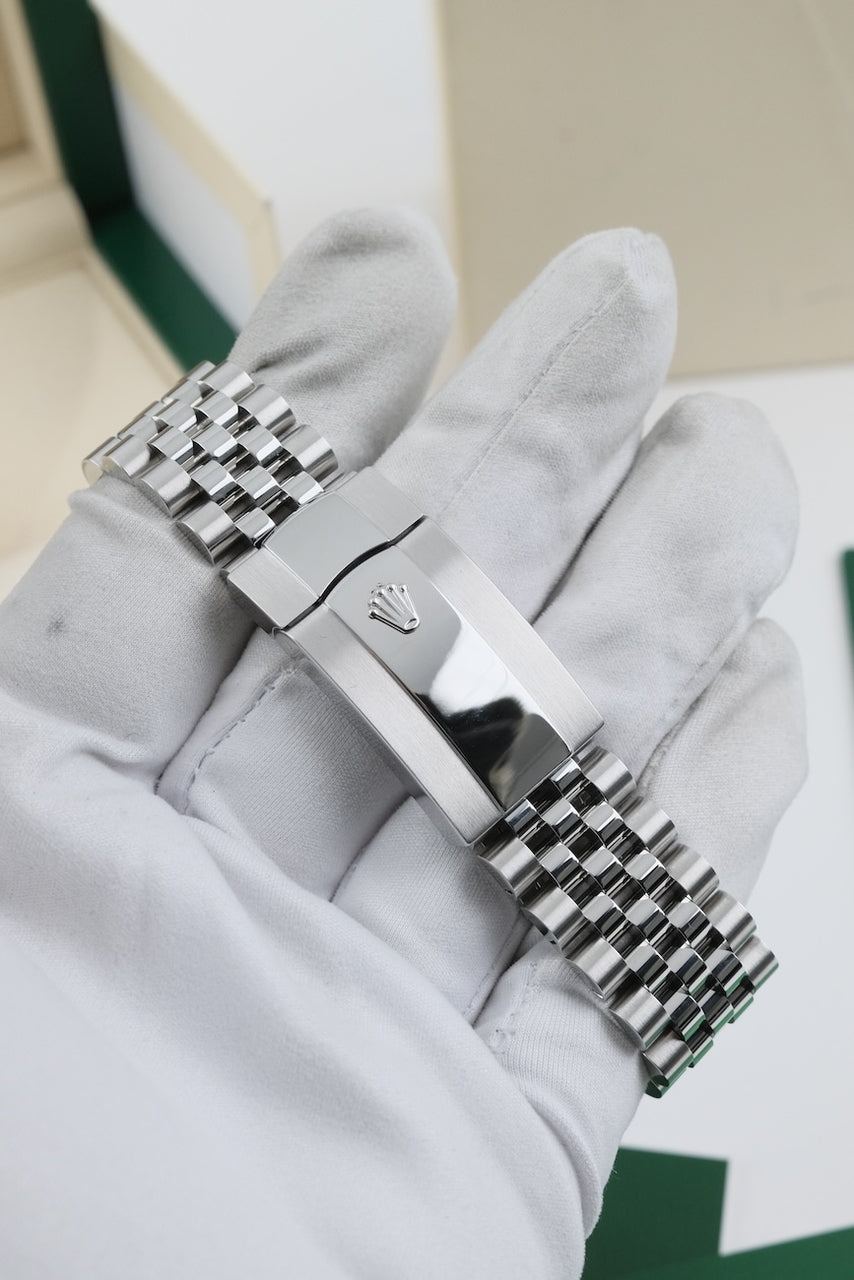 Rolex Sky-Dweller 326934 - detailed view 7