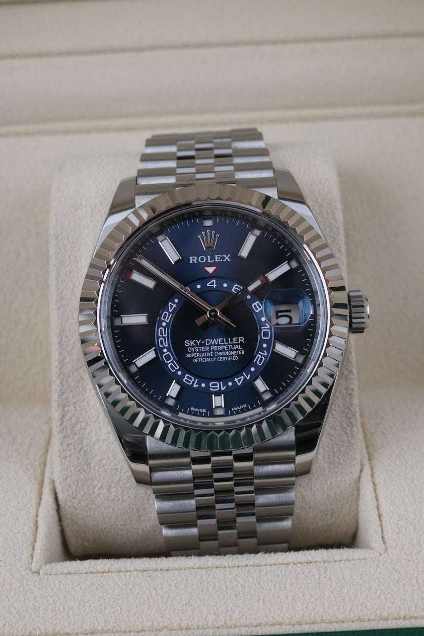 Rolex Sky-Dweller 326934 - Detailed view 2